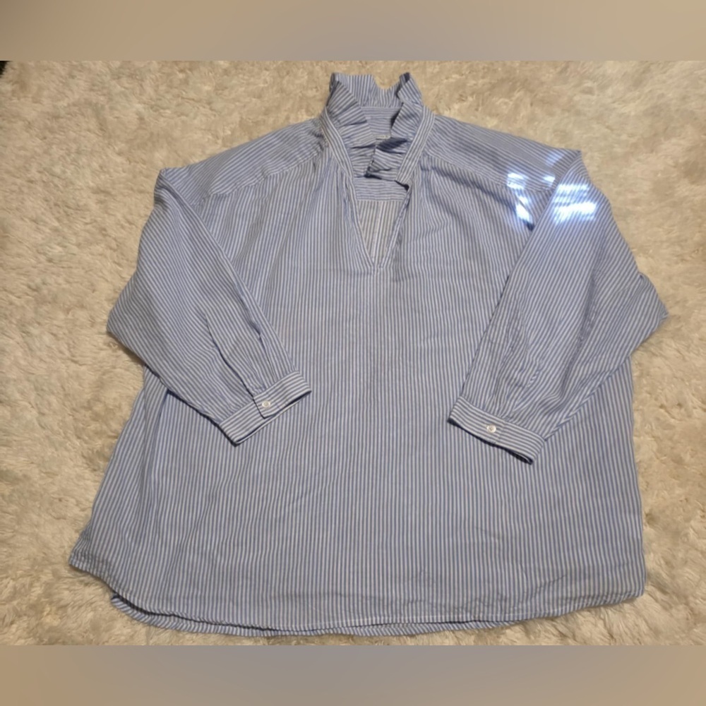 Popover Fit Size XL Blue & White Women's Ruffled V  Neck 3/4 Length Sleeve EUC